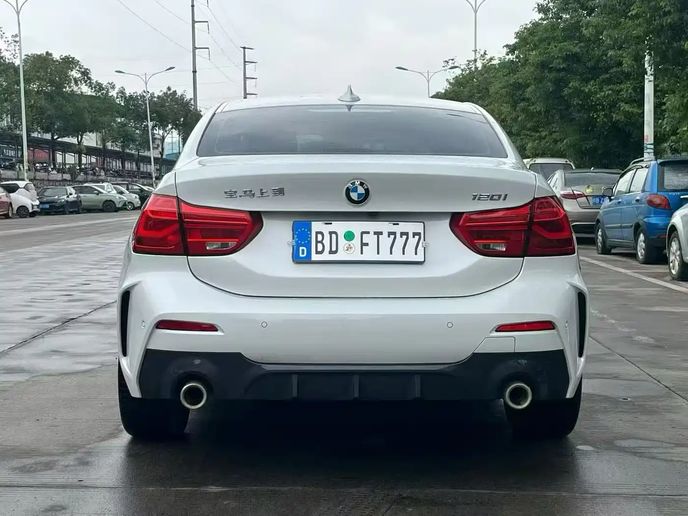 BMW 1 Series 2023 120i M Sport фото 8