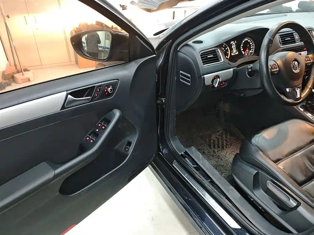 Volkswagen Sagitar 2014 Facelift 1.4TSI Automatic Luxury фото 12