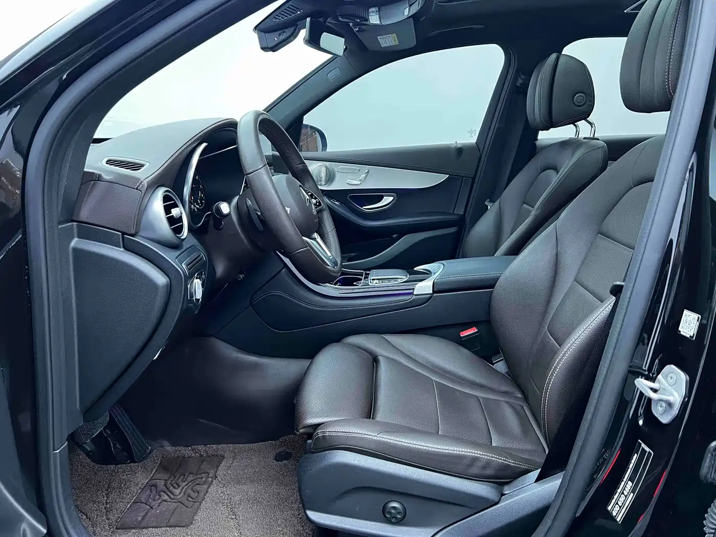 Mercedes-Benz GLC 2021 GLC 260 L 4MATIC Sporty фото 4