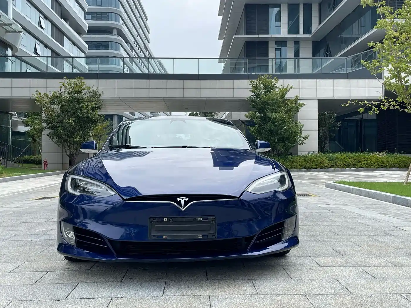 TESLA MODEL S