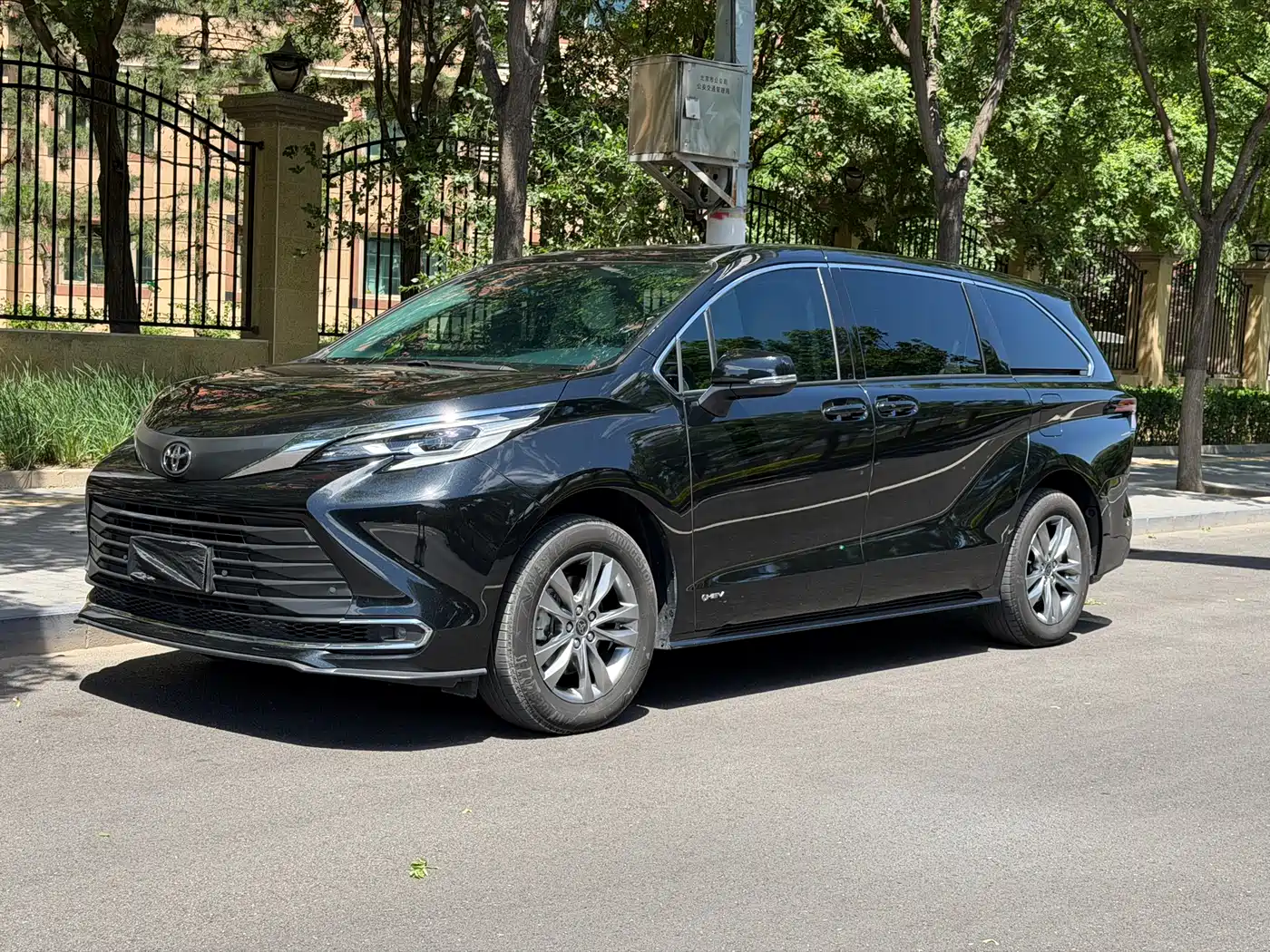 Toyota Sienna 2024 2.5L Hybrid Comfort Edition