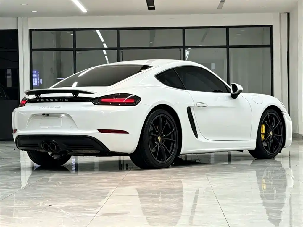 Porsche 718 2018 Cayman 2.0T фото 10