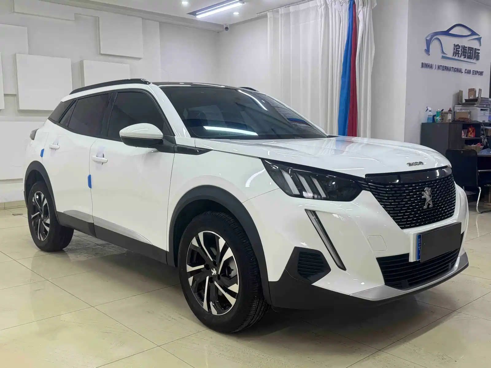 Фото 3 - Peugeot 2008