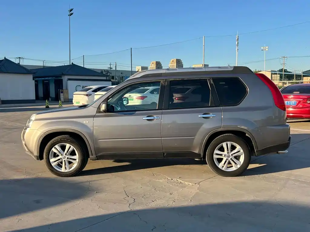 Фото 2 - Nissan X-Trail