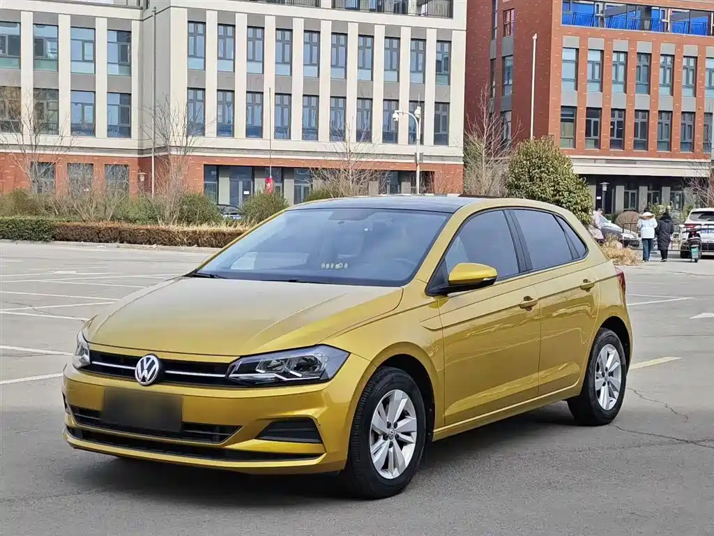 VOLKSWAGEN POLO