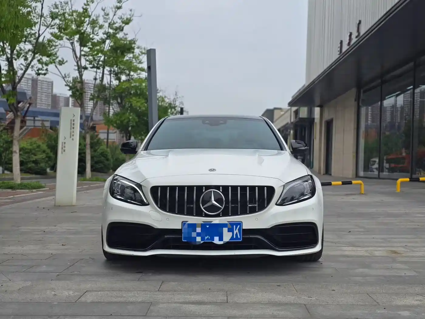 MERCEDES-BENZ C-CLASS AMG