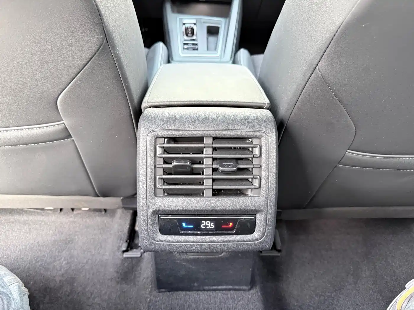 Volkswagen Golf 2023 Model 280TSI DSG R-Line фото 16