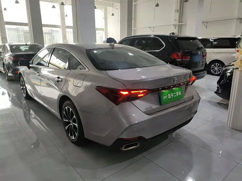Toyota Avalon 2022 2.0L Luxury Edition фото 23