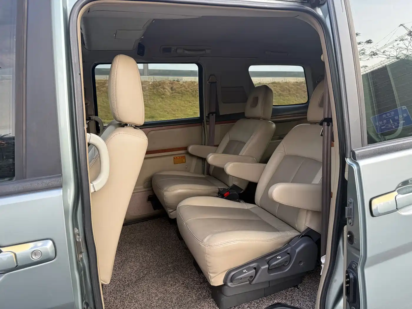 Dongfeng Yuxuan 2010 2009 2.5L Auto Luxury Edition