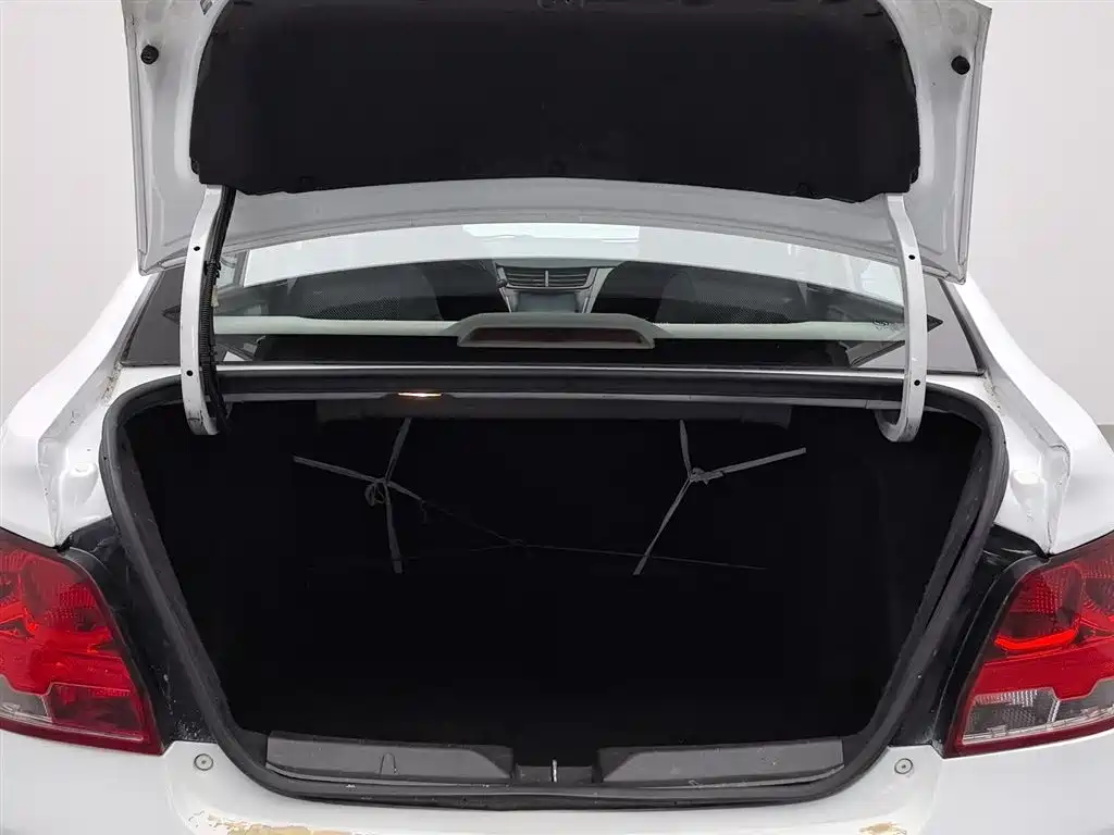 Chevrolet Sail 2015 Sail 3 1.5L Manual Ideal Sunroof Edition фото 16