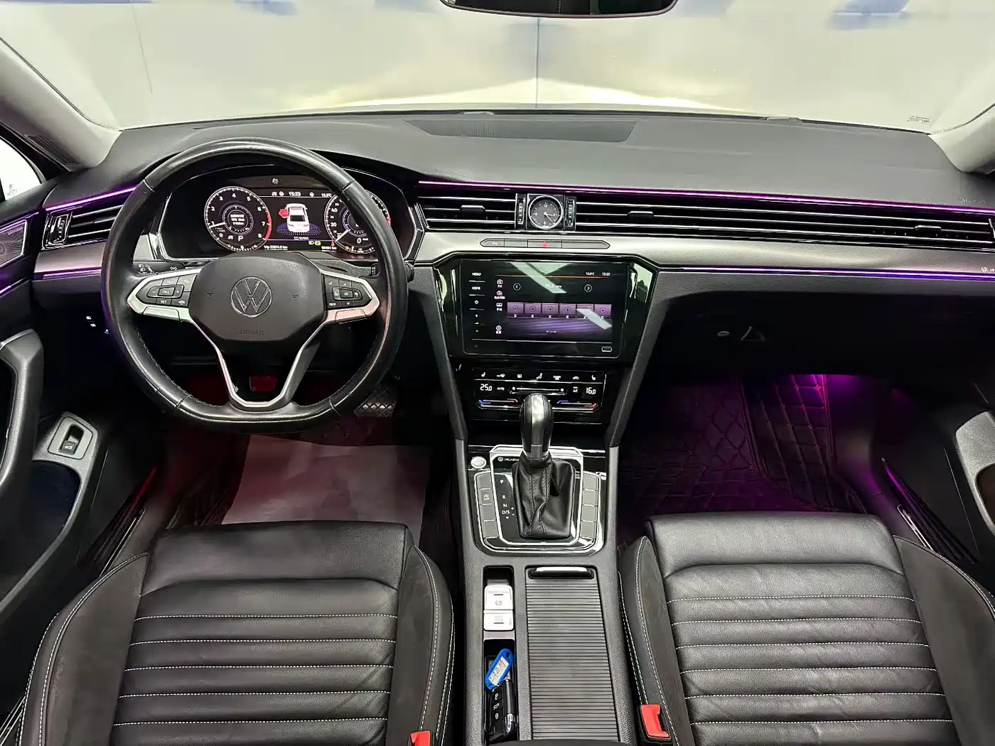 Volkswagen Magotan 2019 330TSI DSG Luxury China V фото 8