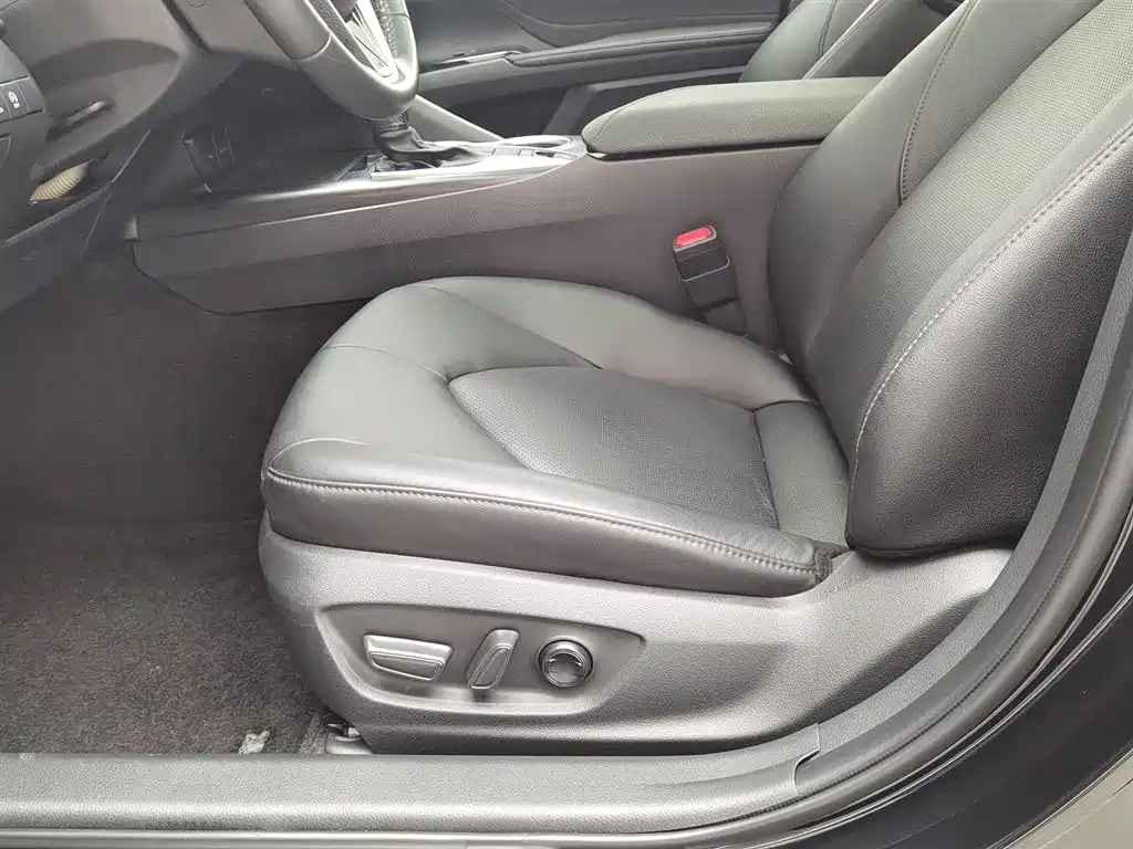 Toyota Camry 2023 2.0G Luxury Edition фото 20
