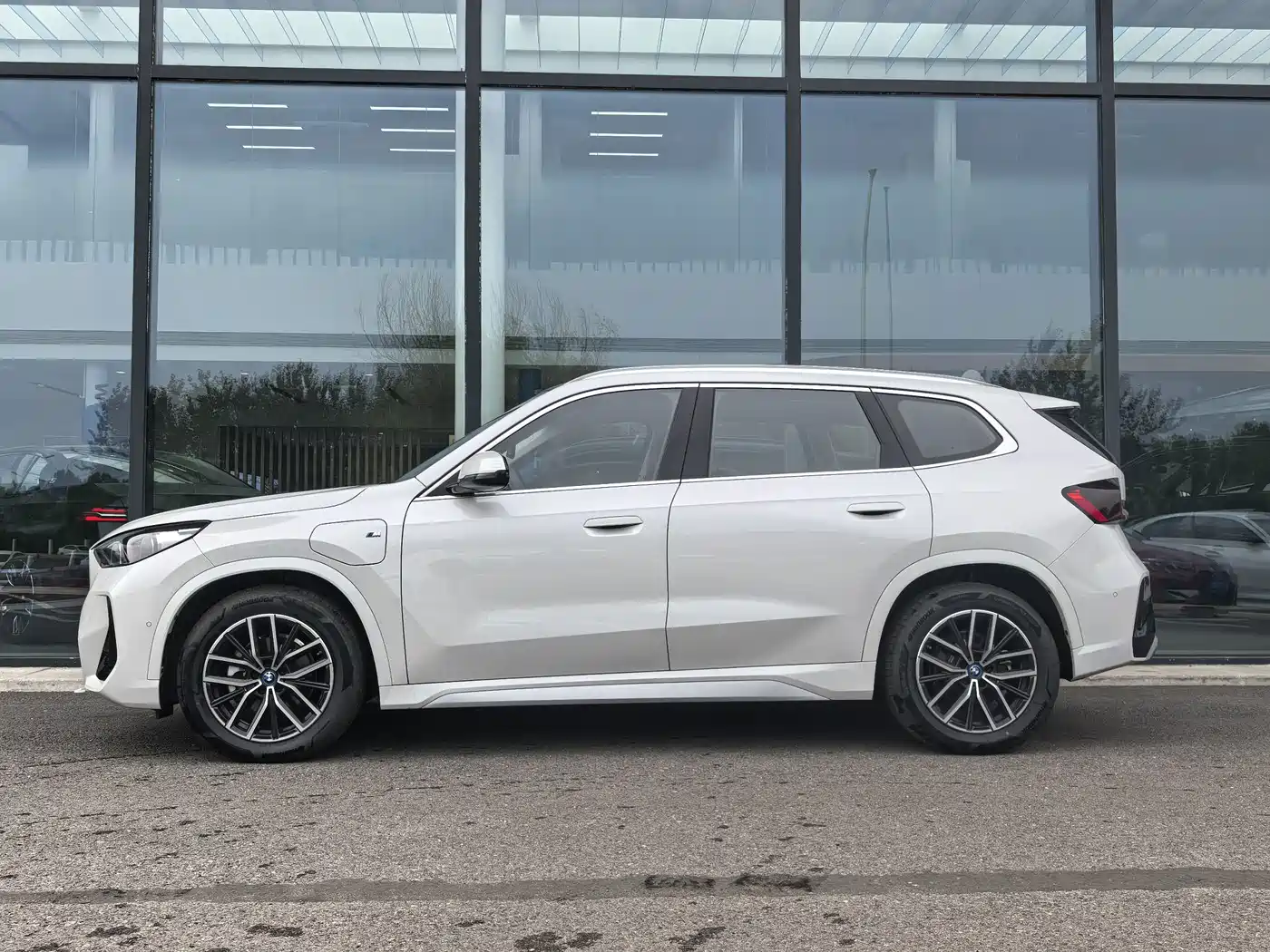 BMW iX1 2025 2025 eDrive25L M Sport Package
