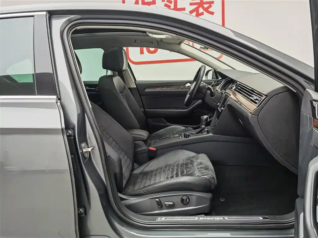 Volkswagen Magotan 2017 330TSI DSG Premium фото 23