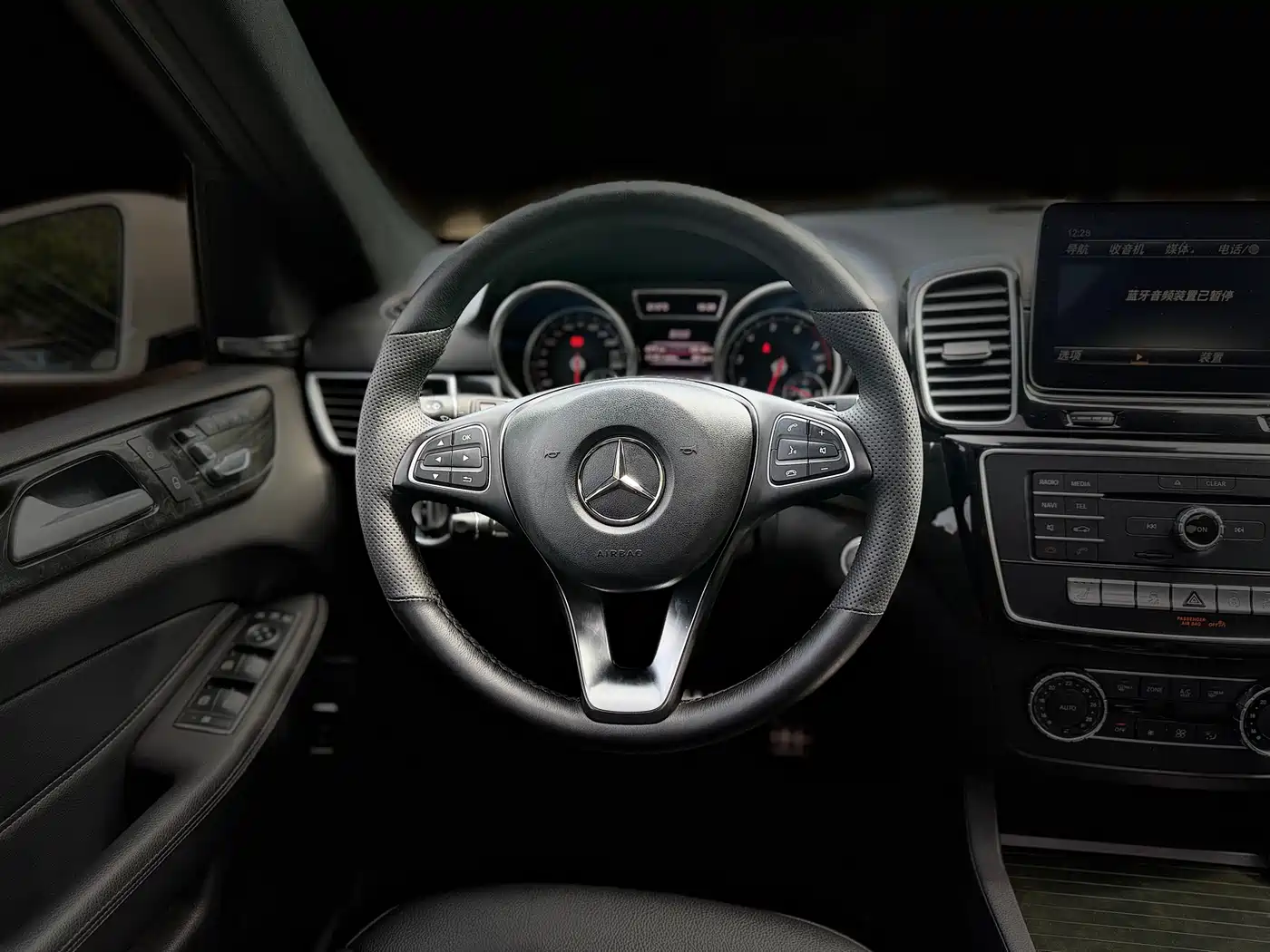 Mercedes-Benz GLE 2018 GLE 400 4MATIC Ultimate Edition фото 7