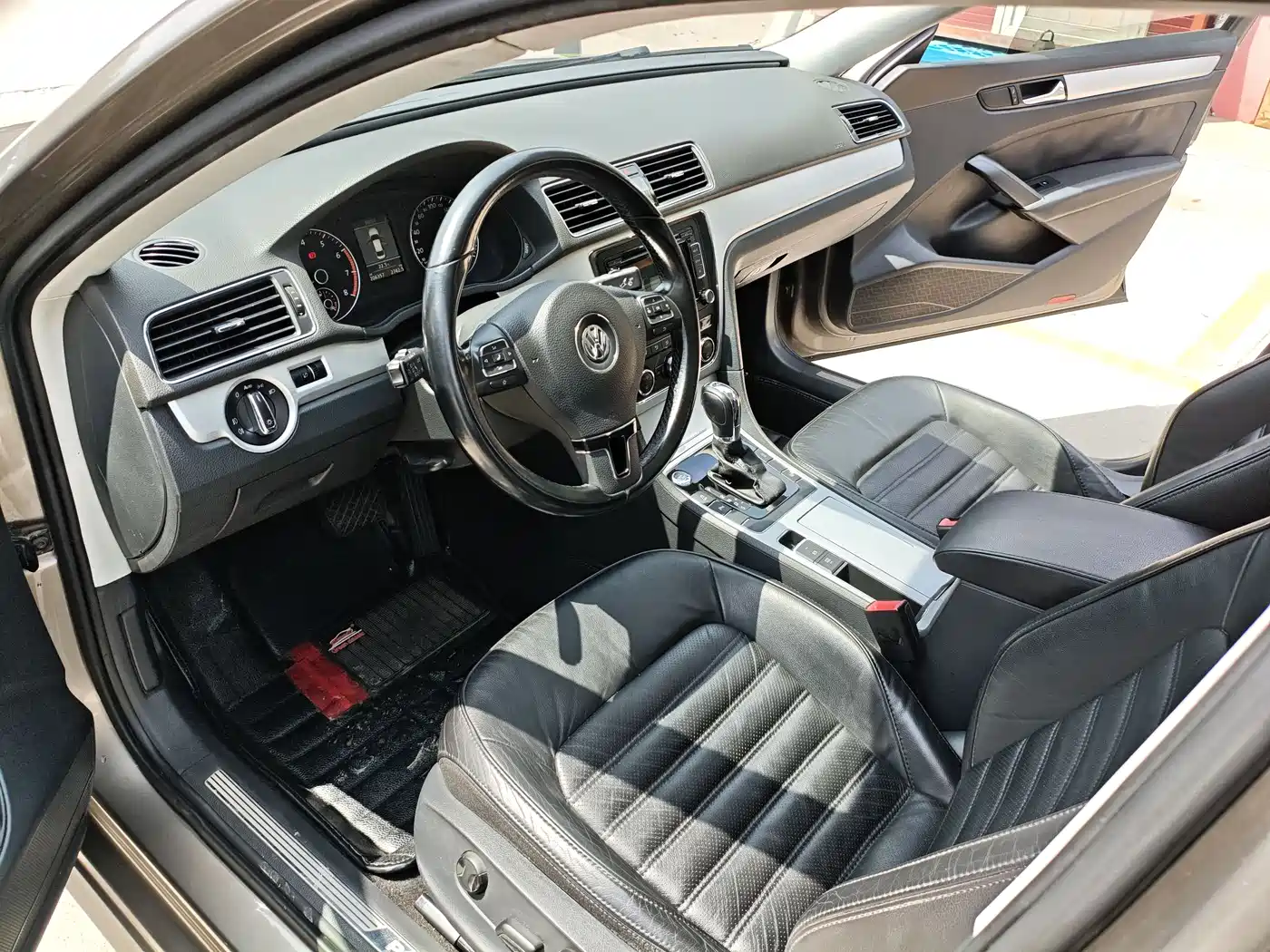 Volkswagen Passat 2014 2.0TSI DSG Executive Edition фото 13