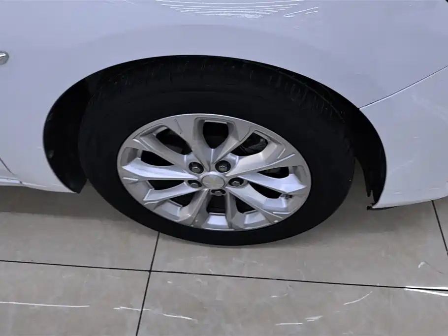 Chevrolet Monza 2023 1.5L DCT Enjoyment Edition фото 6