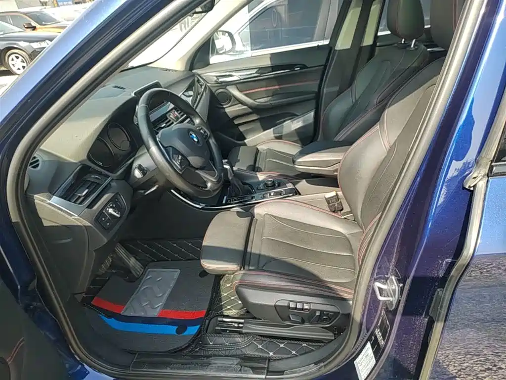 BMW X1 2018 sDrive18Li Premium Model фото 11
