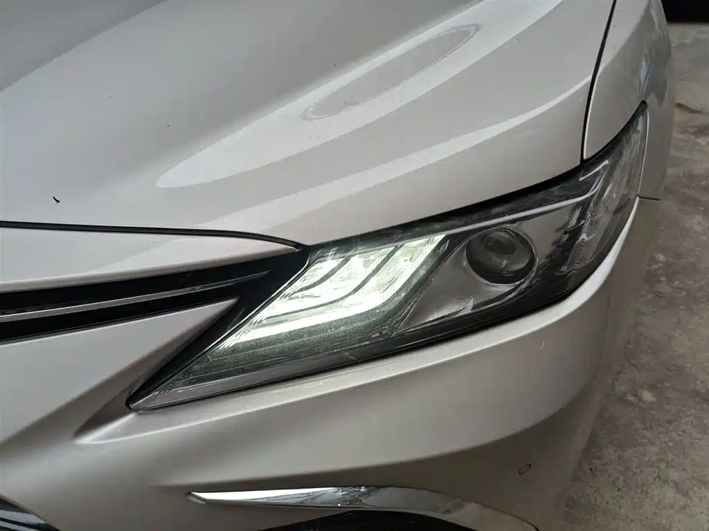 Toyota Camry 2021 2.5G Luxury Edition фото 18
