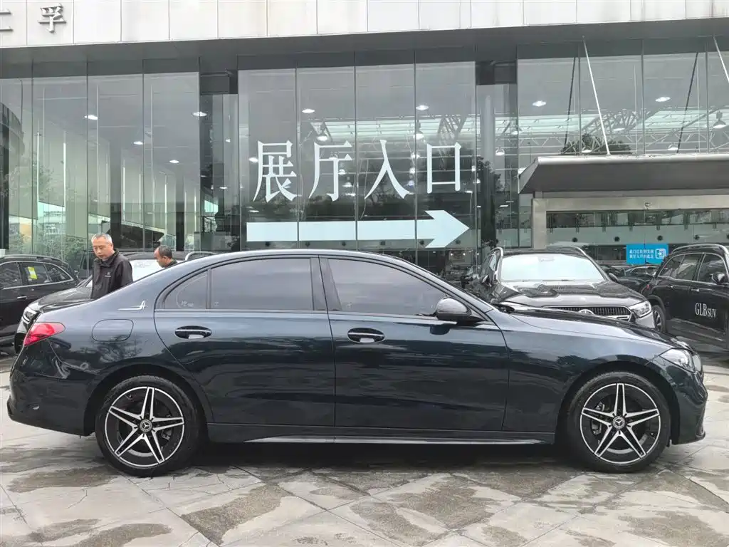 Mercedes-Benz C-Class 2023 C 260 L Night Edition Sport фото 4