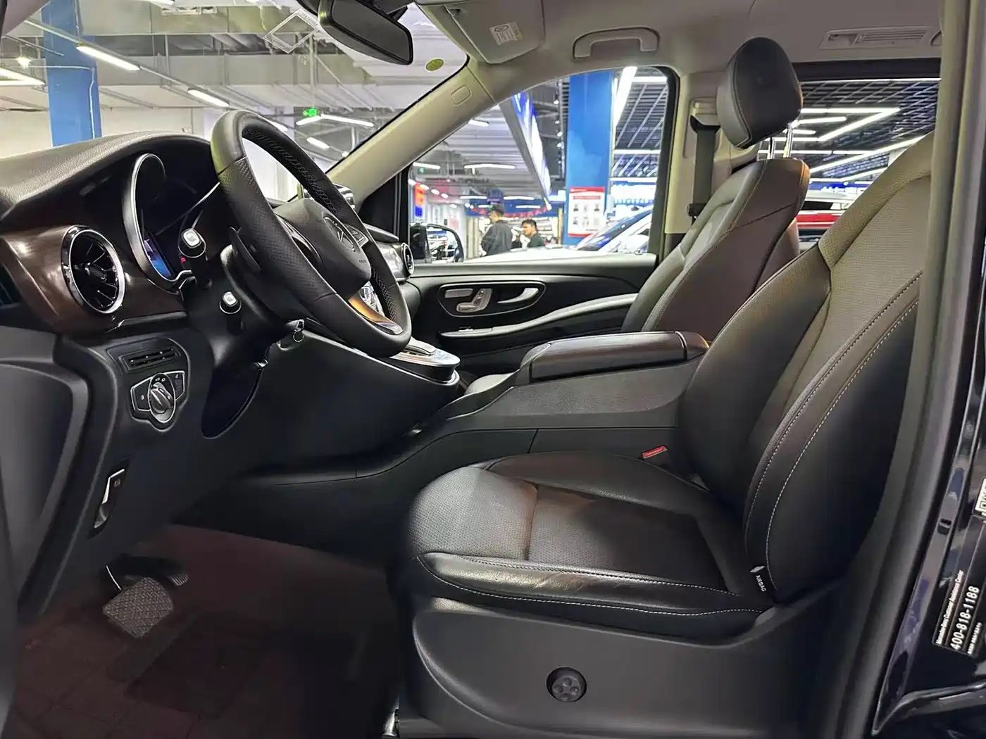 Mercedes-Benz V-Class 2021 V 260 Pilot Edition фото 8