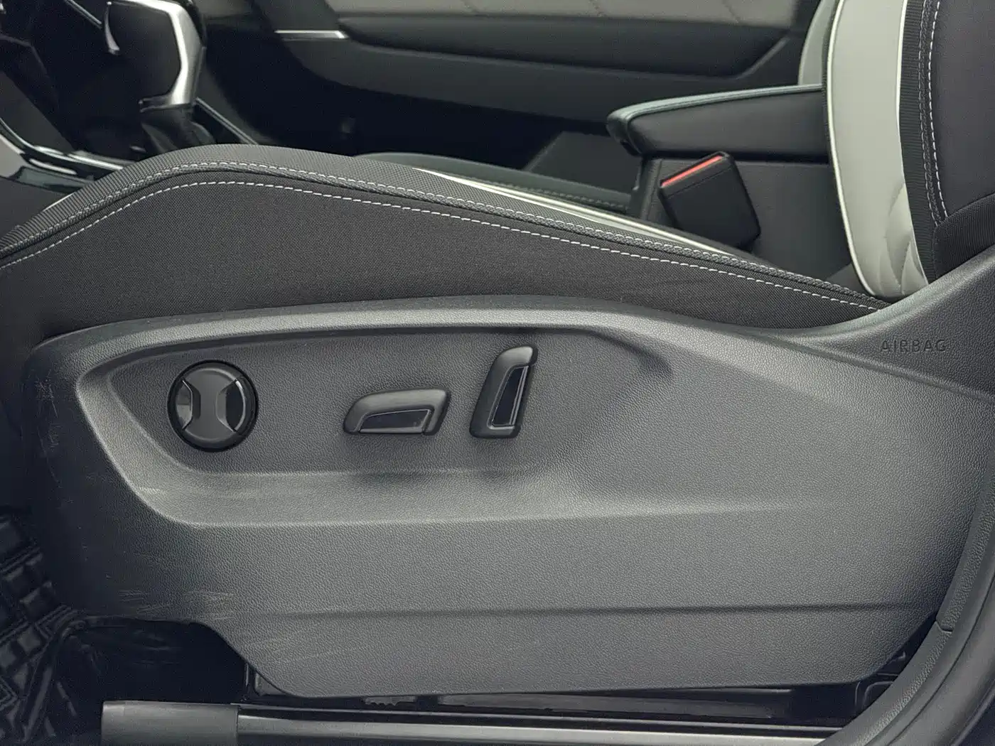 Volkswagen Tayron 2023 280TSI 2WD Luxury Plus Advanced Edition фото 21