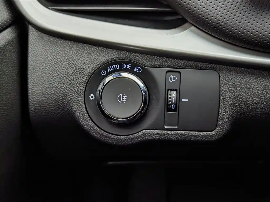 Chevrolet Monza 2022 Mild Hybrid RS 330T Automatic Comfort Edition фото 21