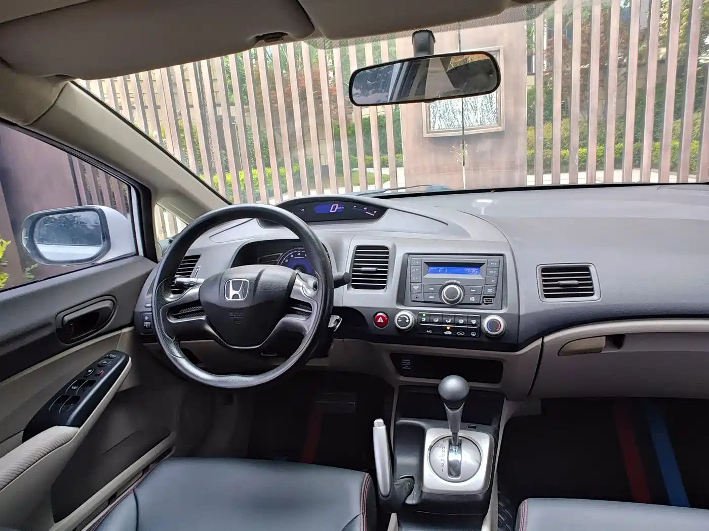 CIIMO CIIMO 2016 2015 1.8L Automatic Comfort Edition