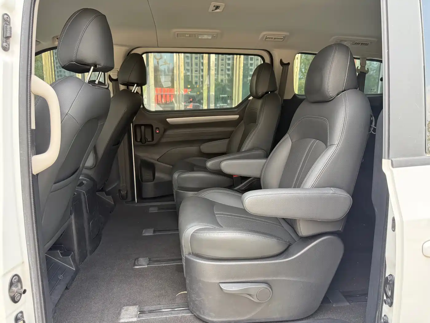 SAIC Maxus Maxus G10 2022 2022 2.0T Auto Smart Edition Petrol 7-Seater