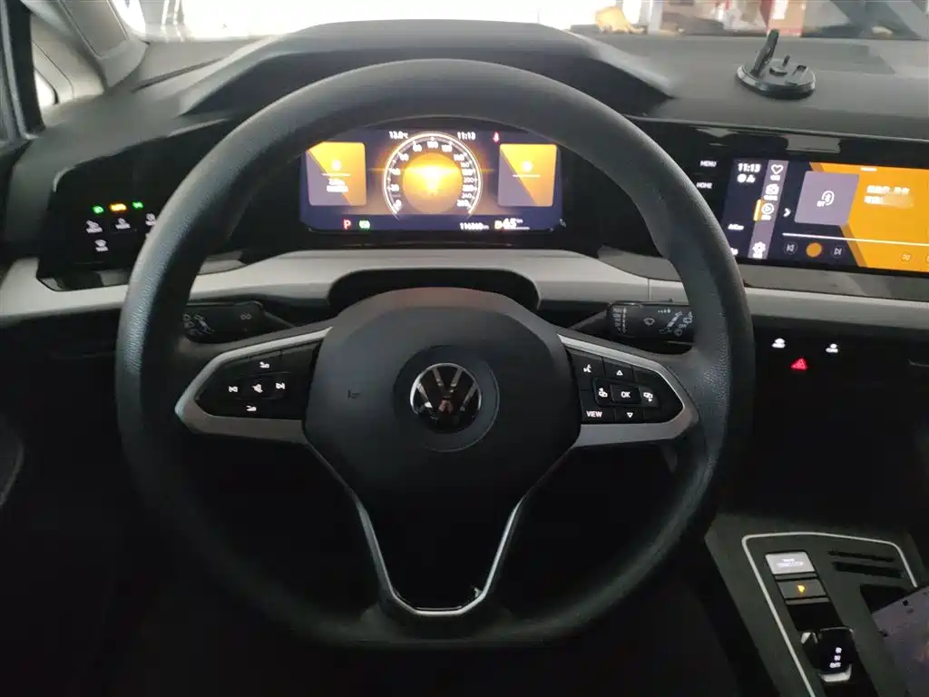 Volkswagen Golf 2023 Model 200TSI DSG фото 7