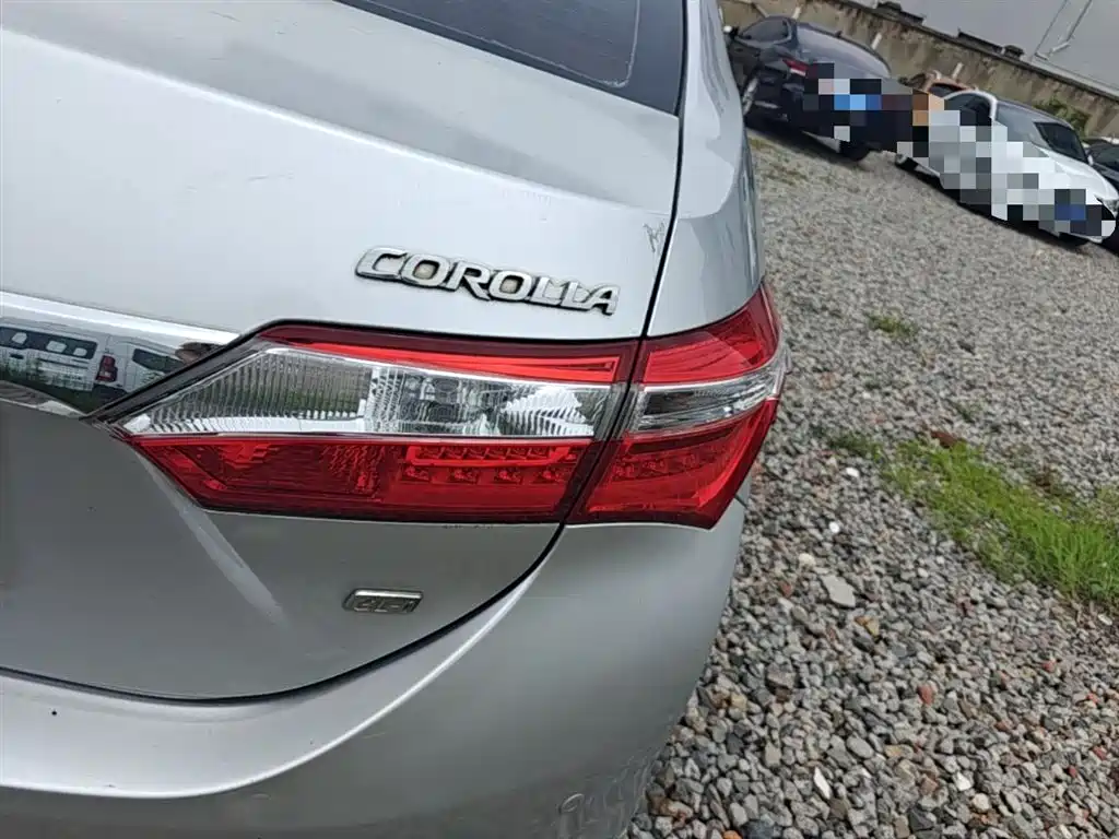 Toyota Corolla 2014 1.6L CVT GL-i Leather Edition фото 8