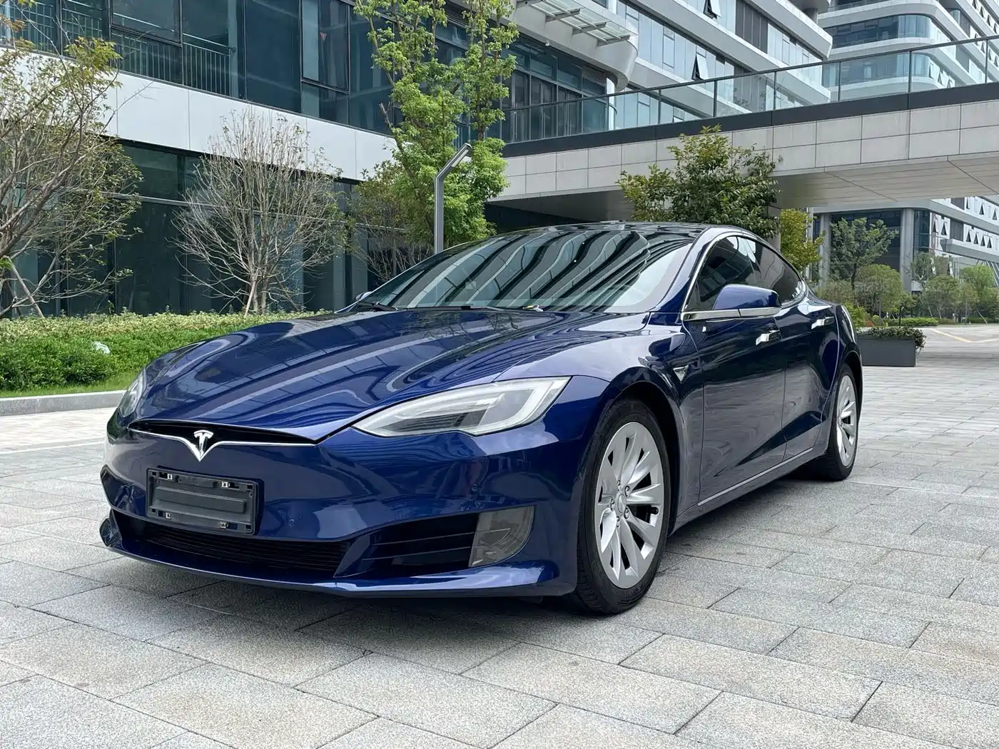 TESLA MODEL S