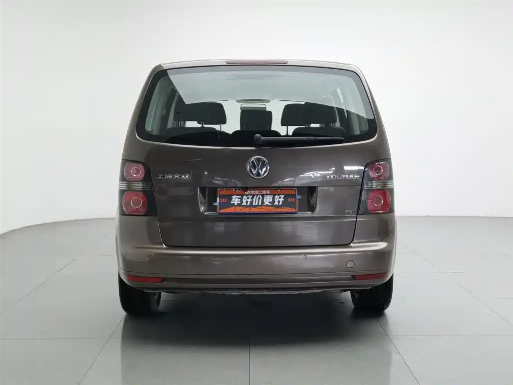 Volkswagen Touran 2013 1.4T Manual Trend 5-seater фото 4