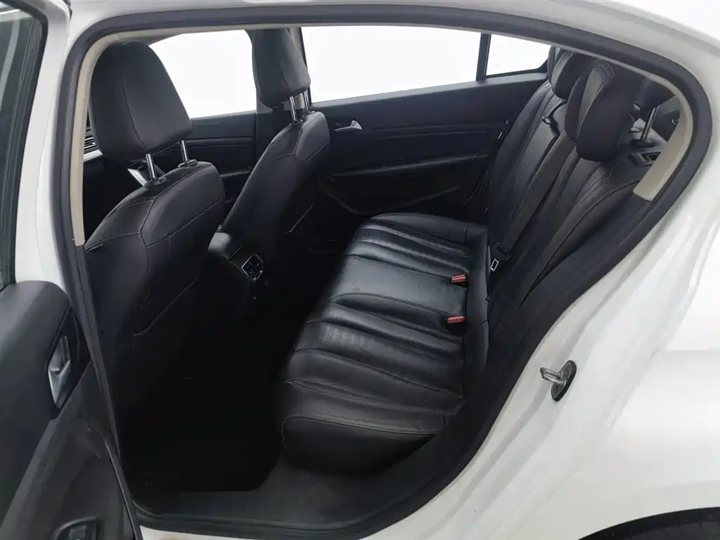 Peugeot 408 2014 1.6T Automatic Supreme Edition фото 15