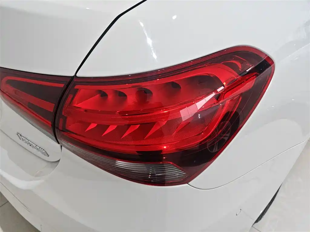 Mercedes-Benz A-Class 2019 A 180 L Sport Sedan фото 8