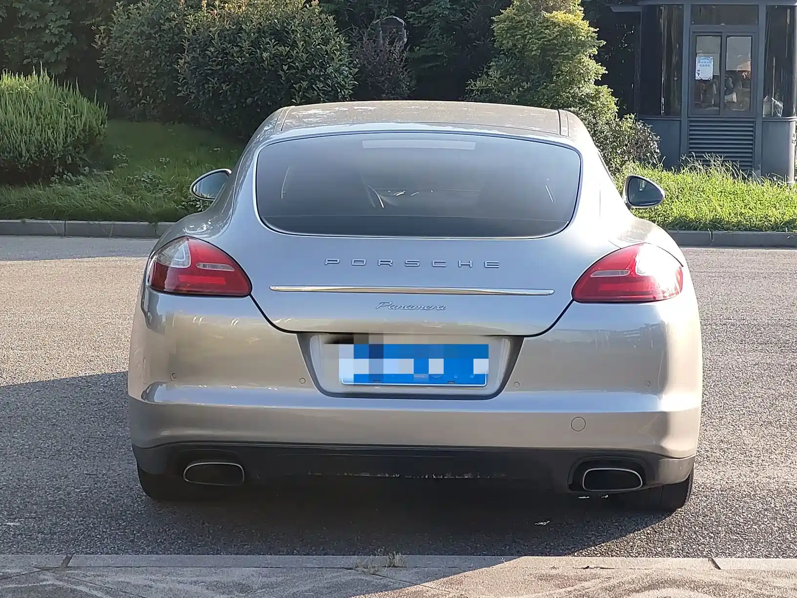 Photo 5 - Porsche Panamera
