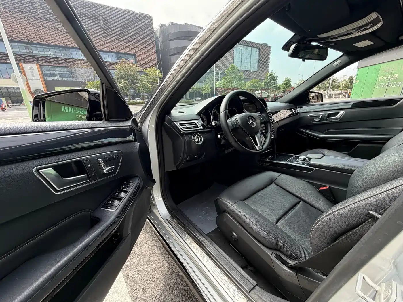 Mercedes-Benz E-Class 2014 E 260 L Sport фото 9