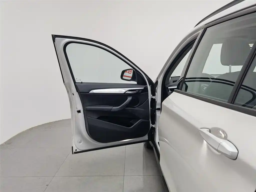 BMW X1 2016 sDrive18Li Fashion Model фото 8