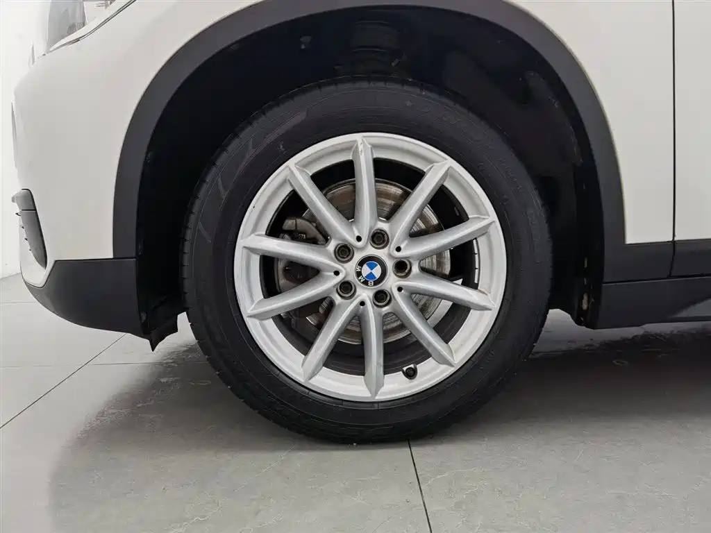BMW X1 2016 sDrive18Li Fashion Model фото 17