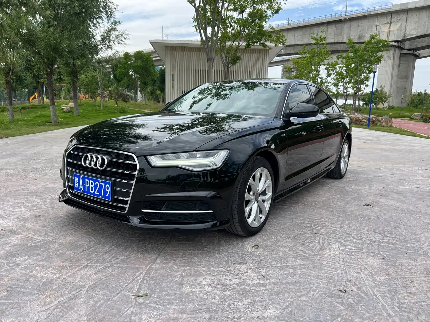 Audi A6L 2018 30th Anniversary 35 TFSI Fashion