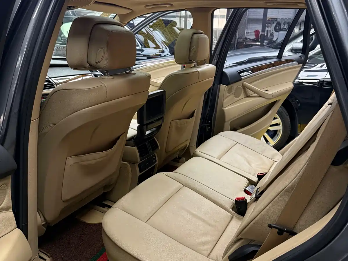 BMW X5 (Import) 2011 xDrive35i Luxury Edition фото 8