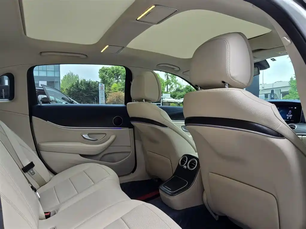 Mercedes-Benz E-Class 2021 E 260 L Sport фото 16