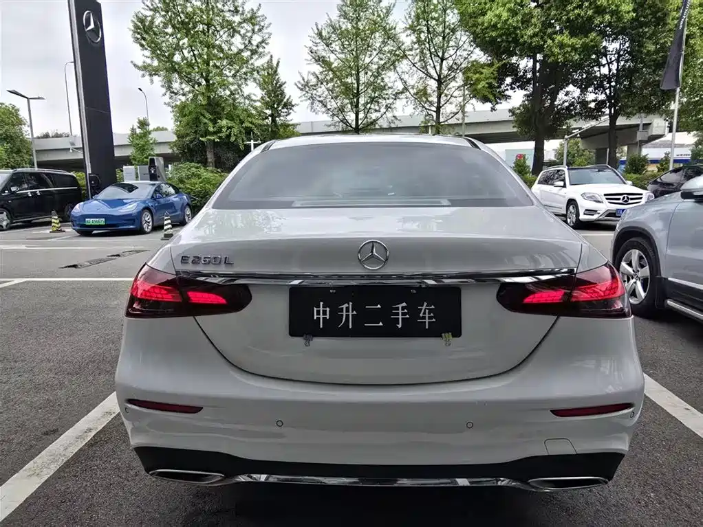 Mercedes-Benz E-Class 2021 E 260 L Sport фото 7