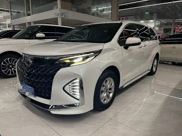 Toyota Granvia 2.5L, гибрид, Комфорт