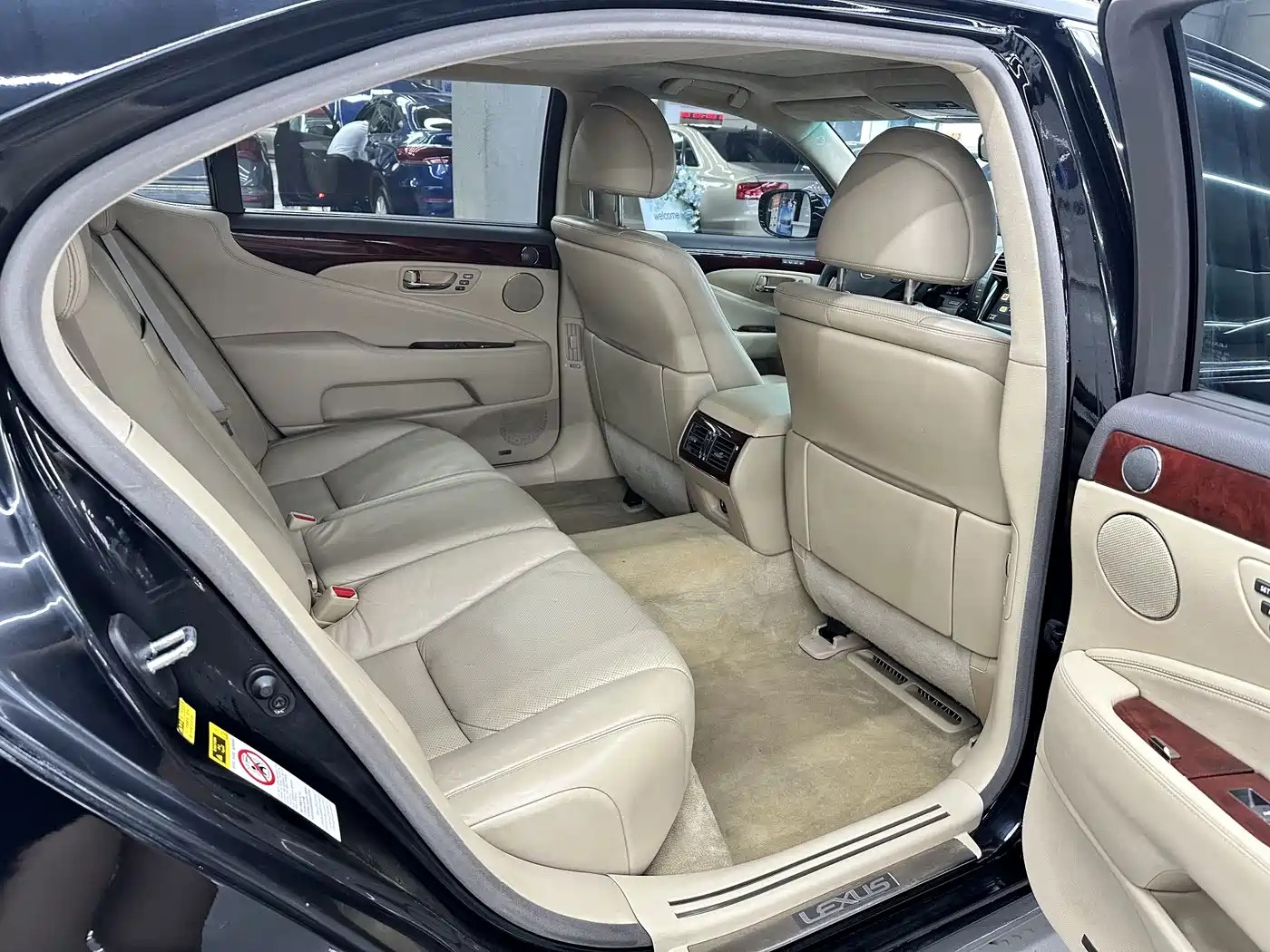 Lexus LS 2006 460L фото 16