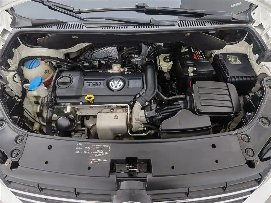 Volkswagen Touran 2015 1.4T Manual Trend Edition 5-seater фото 6