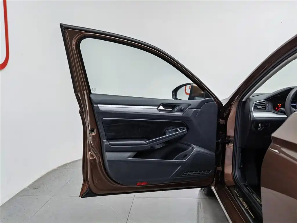 Volkswagen Lamando 2019 230TSI Manual Trend Edition China V фото 8