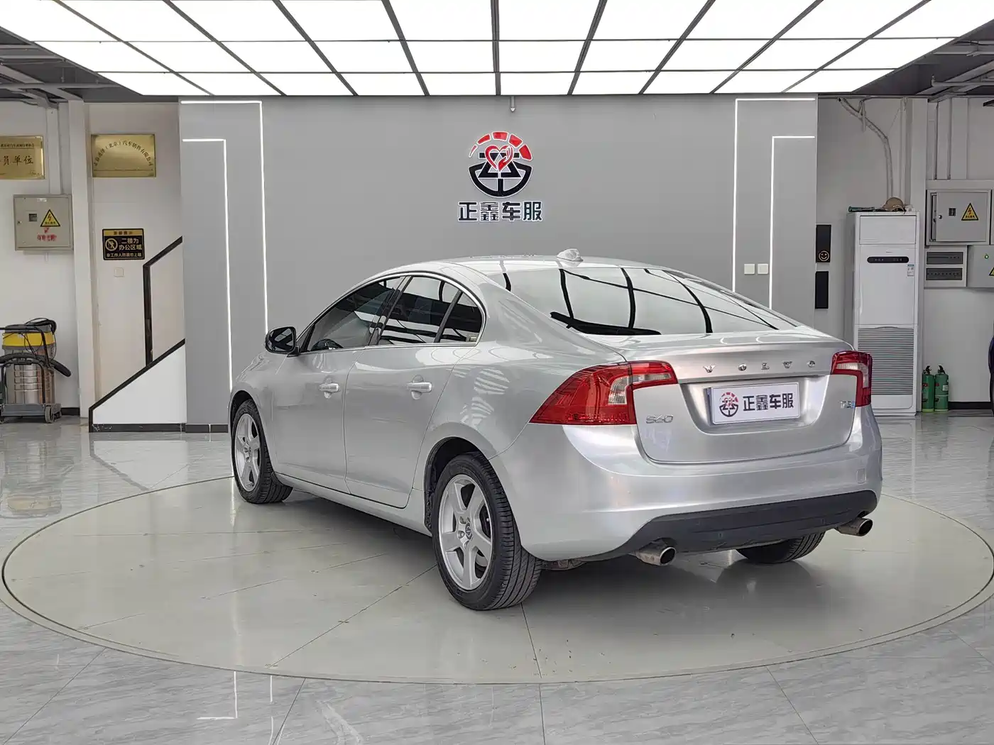 Volvo S60 (Import) 2013 2013 Model T5 Comfort Edition