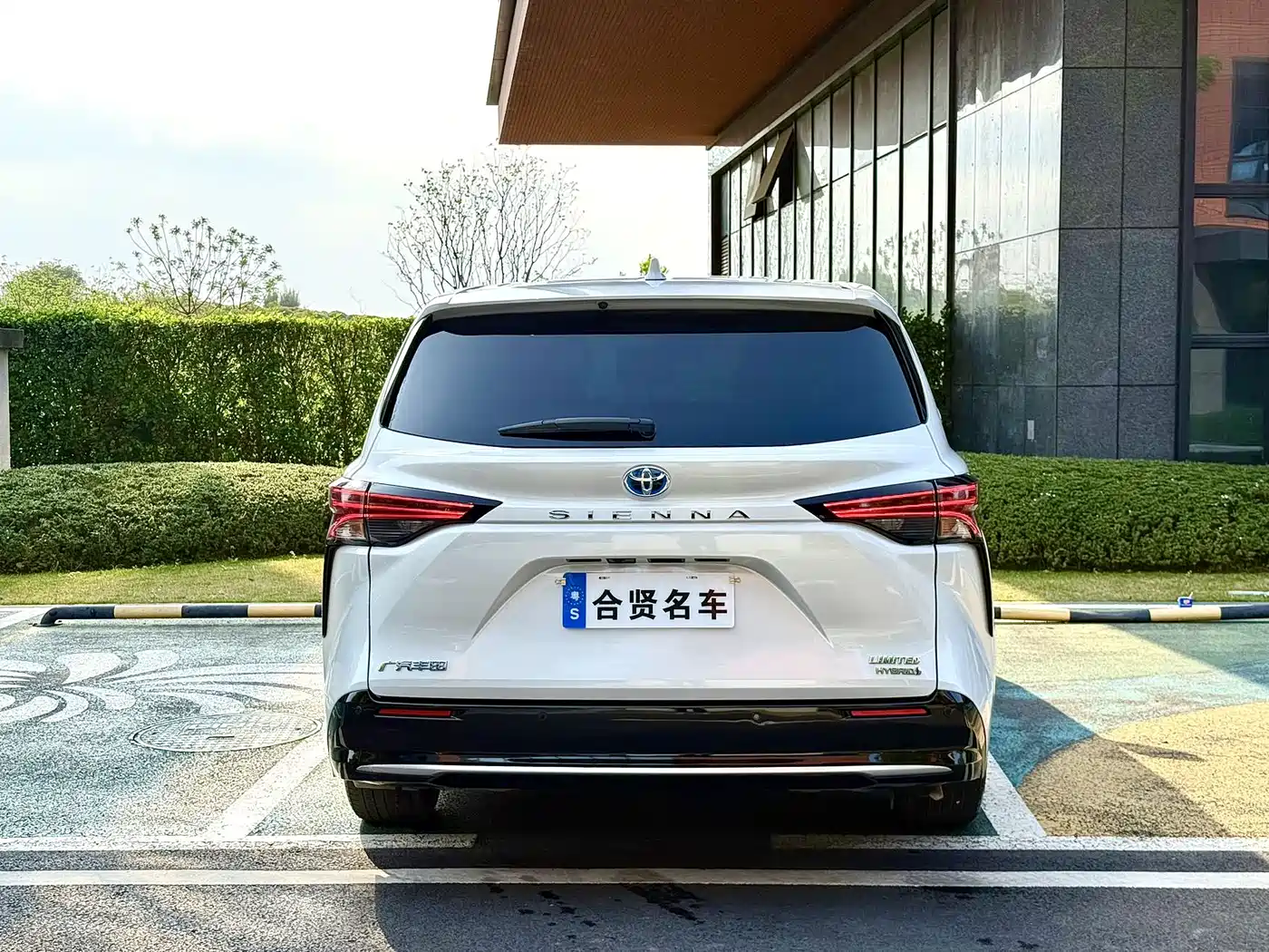 Toyota Sienna 2021 2.5L Hybrid Premium Edition фото 17