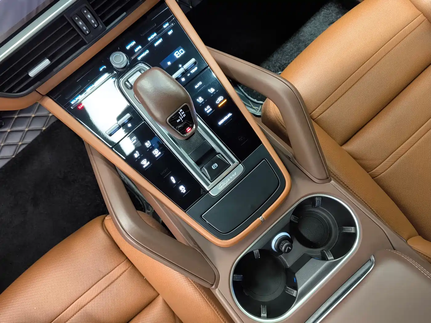 Porsche Cayenne New Energy 2021 Cayenne E-Hybrid 2.0T фото 12